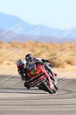 media/Jan-10-2025-CVMA Friday Practice (Fri) [[489e0da257]]/Group 4 and Trackday/Session 4 (Turn 16)/